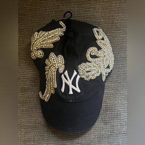 YANKEE RHINESTONE BASEBALL CAP